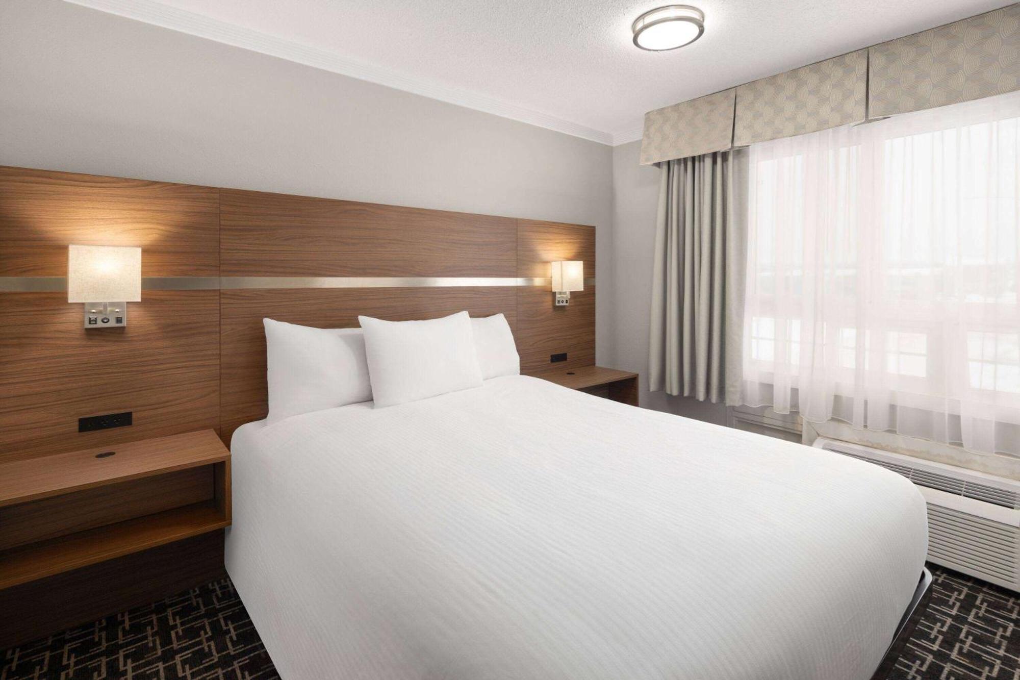 Baymont By Wyndham Edson Hotel Buitenkant foto
