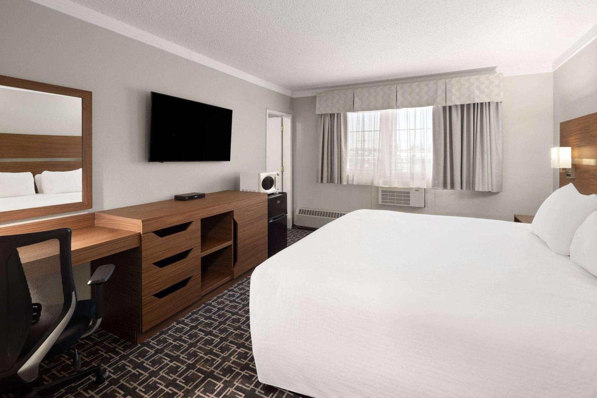 Baymont By Wyndham Edson Hotel Buitenkant foto