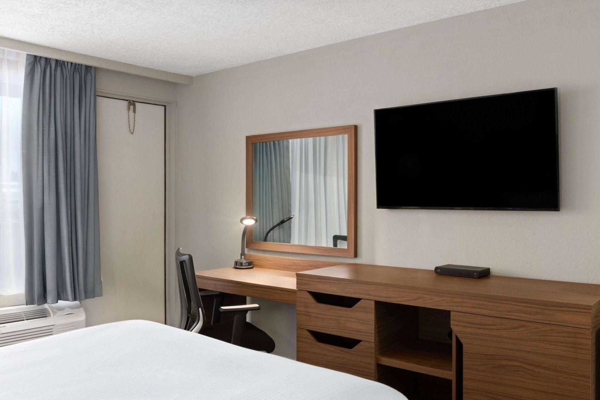 Baymont By Wyndham Edson Hotel Buitenkant foto