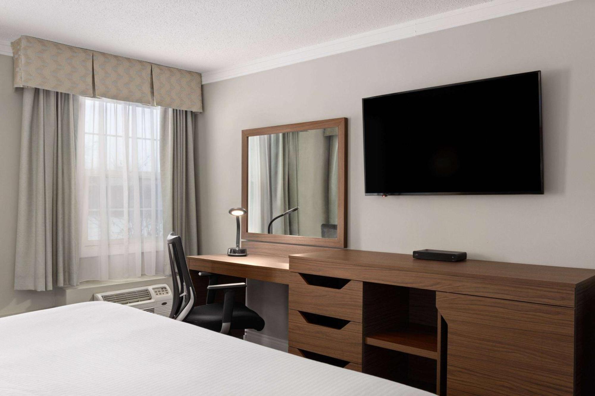 Baymont By Wyndham Edson Hotel Buitenkant foto